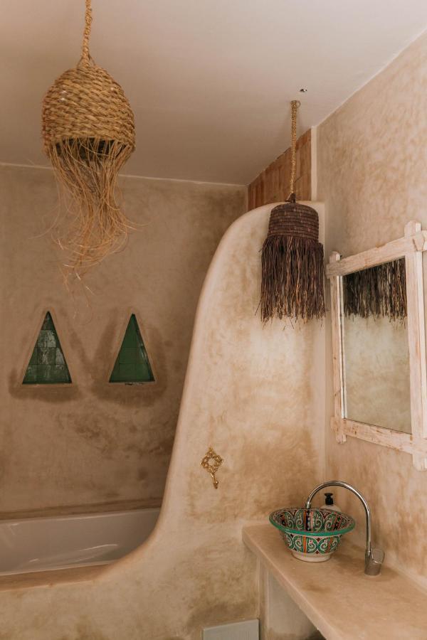 Blue Waves Boutique Hostel Tamraght Bagian luar foto