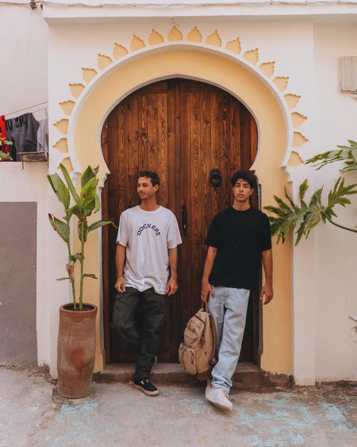 Blue Waves Boutique Hostel Tamraght Bagian luar foto