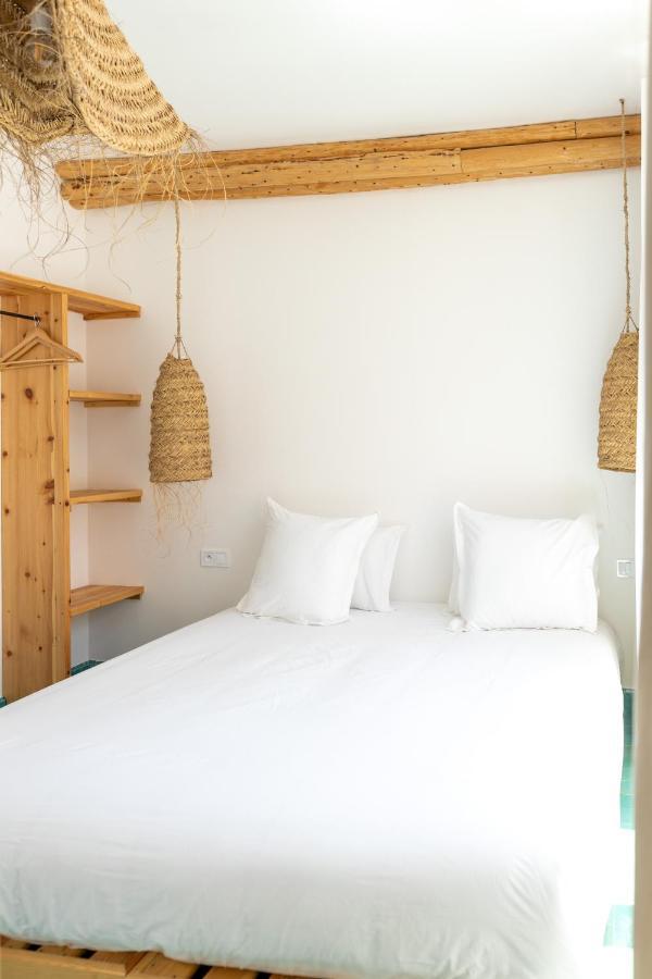 Blue Waves Boutique Hostel Tamraght Bagian luar foto