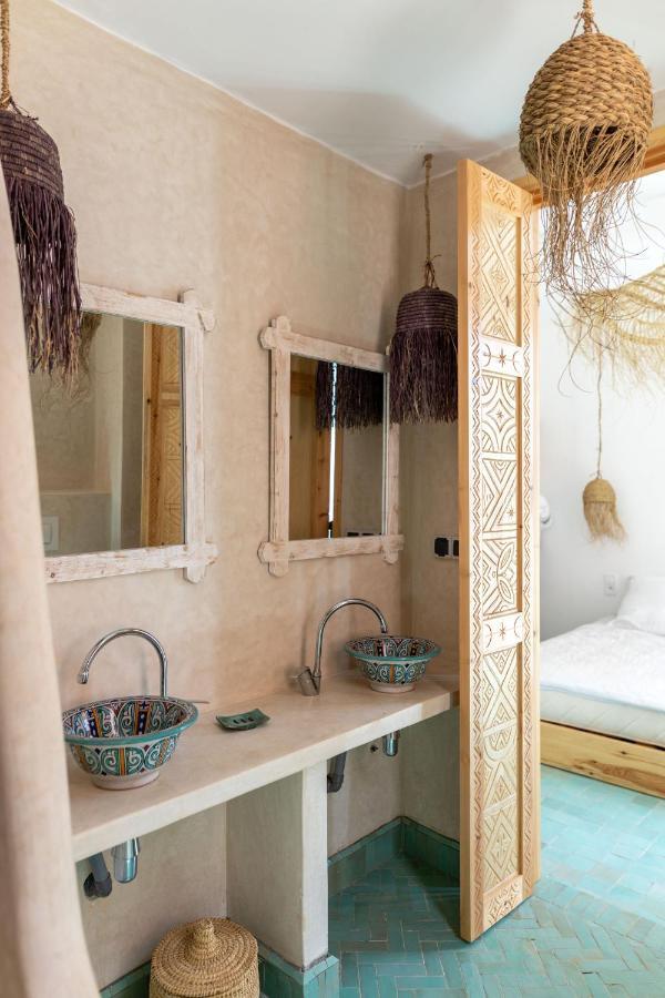 Blue Waves Boutique Hostel Tamraght Bagian luar foto