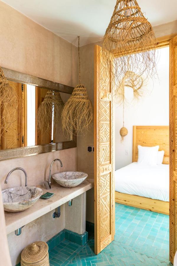 Blue Waves Boutique Hostel Tamraght Bagian luar foto