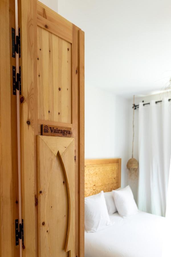 Blue Waves Boutique Hostel Tamraght Bagian luar foto