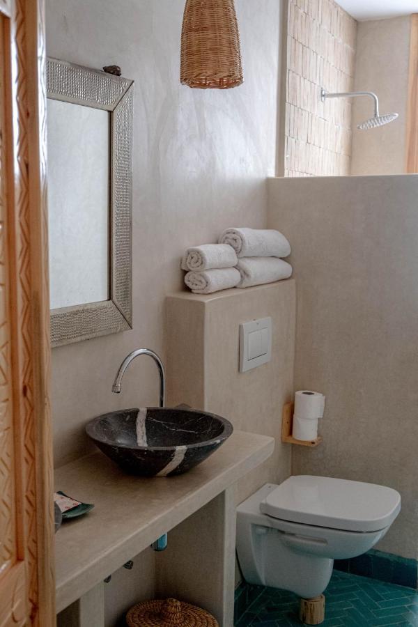Blue Waves Boutique Hostel Tamraght Bagian luar foto