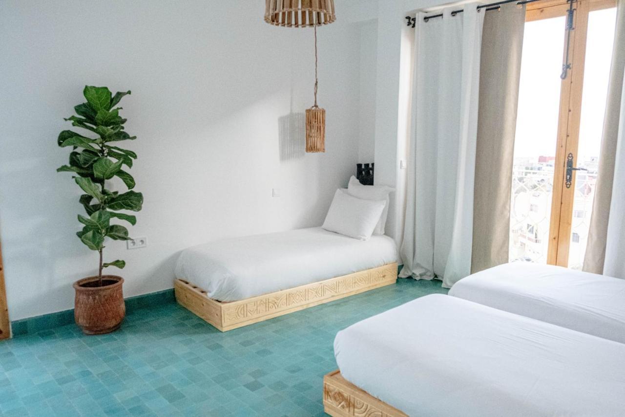 Blue Waves Boutique Hostel Tamraght Bagian luar foto