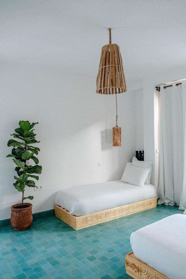 Blue Waves Boutique Hostel Tamraght Bagian luar foto