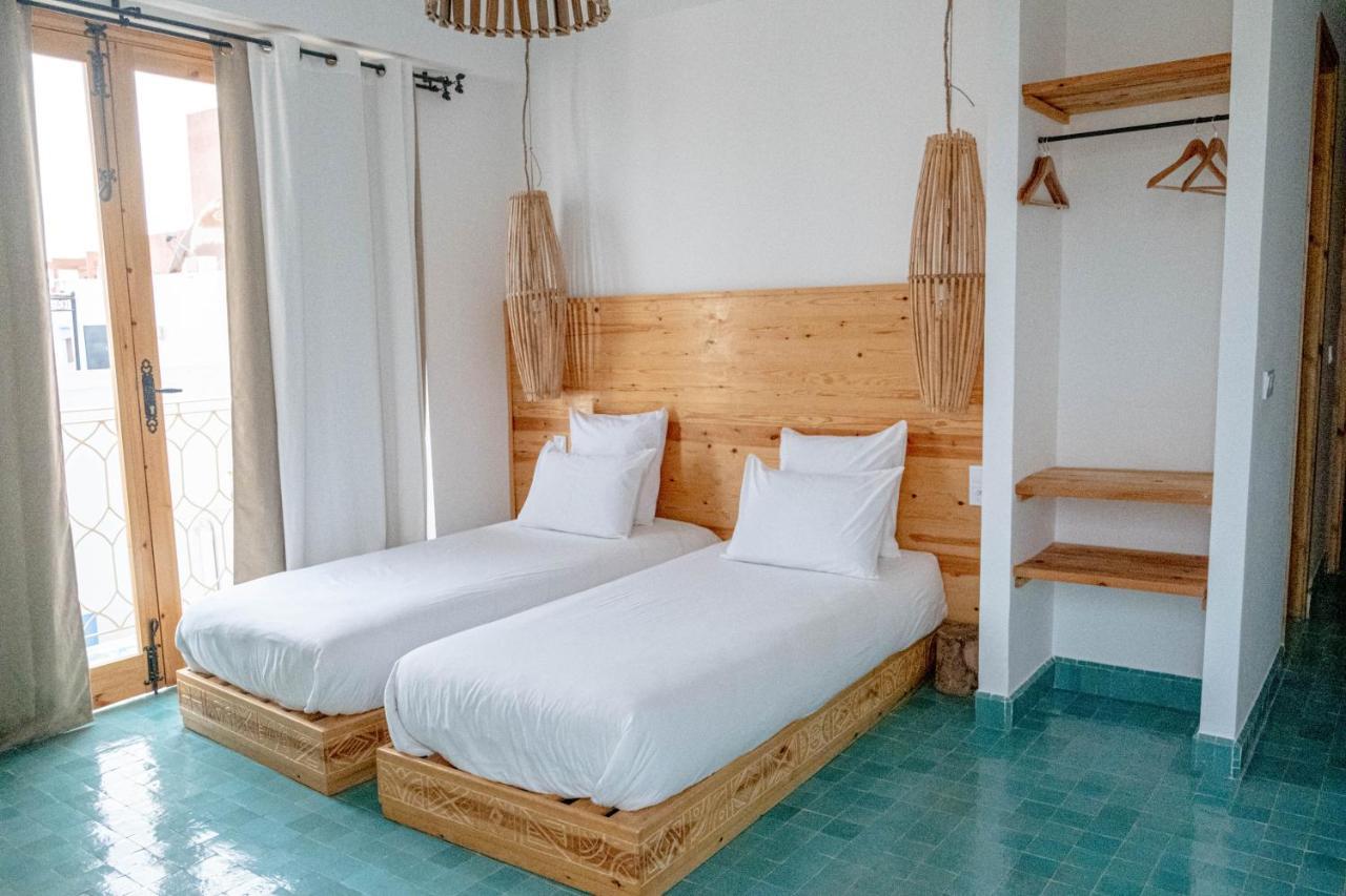 Blue Waves Boutique Hostel Tamraght Bagian luar foto